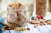 Granola za doručak: što je korisno i kako kuhati
