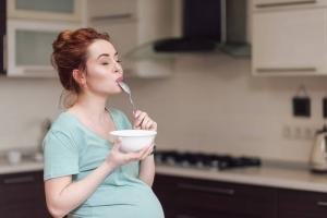 Kako ne dobiti previše težine tijekom trudnoće: 5 vrijednih preporuka