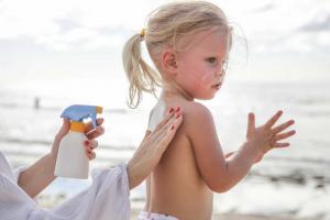 Opekline od sunca: kako se zaštititi i kako liječiti? Odgovori liječnika