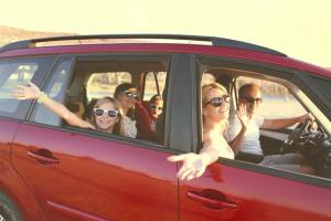 Putovanje automobilom s djecom: što trebate povesti na put